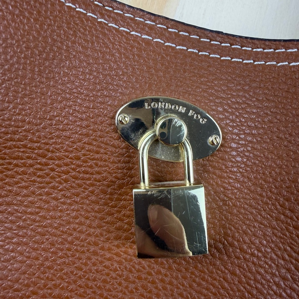 London Fog Cognac Brown Pebbled Leather Hobo Bag Gold Padlock Shoulder Bag - Picture 8 of 8